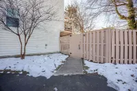 Cozy One-Bed Apartment in Heart of Herndon