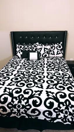 10 min away from airport.