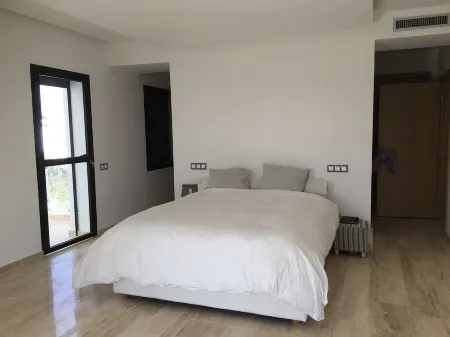 Villa 280 m2 in Benslimane with swimming pool (near golf course)