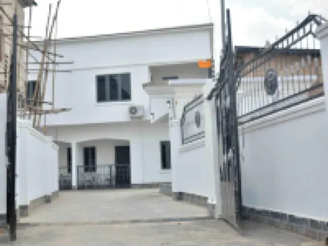 Slim Anyaiwe Apartments Hotéis em Agbor