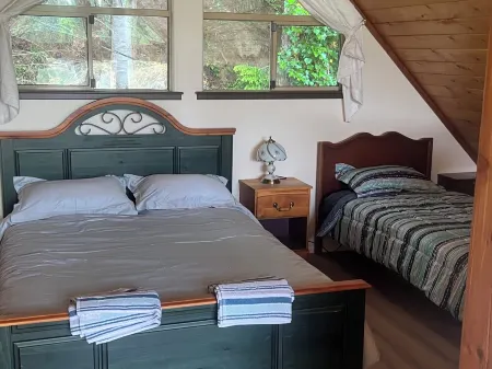 Beach front    newly renovated 4 bed house quiet safe beach Family Friendly