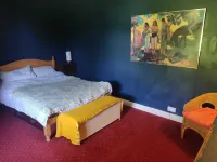 Beautiful period property with amazing views, spacious rooms and a large garden. Hotels in 