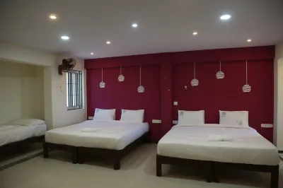 Hotel Tawfeeq Palace Hotels near Sri Kodi Amman Temple