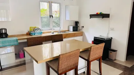 Charming 3-bedroom apartment in Tamarin with AC, WiFi and Swimming Pool Отели рядом с достопримечательностью «Тамарин Паблик Бич»