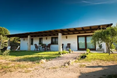 Peaceful country house few minutes from the sea Quarta Spiaggia附近的飯店