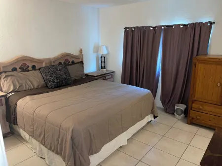 Rest Up and Relax 2BDRM/King Bed