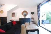 CALMET3 VILLA WITH ENCLOSED SPA Hotel a Saint-Laurent-de-la-Cabrerisse