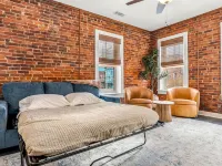 The Betty - Entire rental unit in New Albany, Indiana Sleeps 8 Hotels in Floyd County