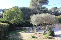 Modern villa, fast WiFi, A/C, pool in private backyard, ideal for fun and work