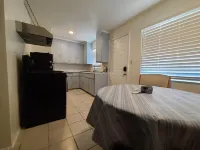 Cozy 1-bedroom with queen size bed, couch bed, full kitchen and full bathroom Các khách sạn ở Apple Valley