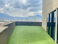 Modern, with a view, next to the Mayorca Shopping Center and the Medellín Metro
