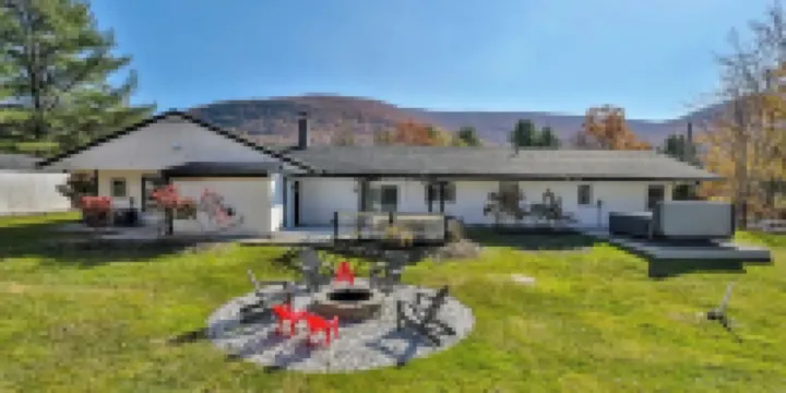 Mountain Serenity - brand new hot tub - fire pit