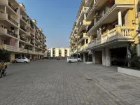 Spacious 3-bedroom apartment with AC, WiFi in wonderful Zirakpur