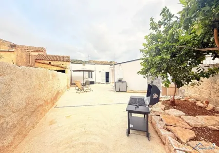 Cozy spacious and strategically located "Sicilia bedda" vacation home Отели в г. Custonaci