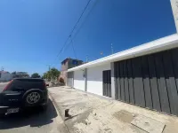 Charming 3-bedroom house in lovely Salinas with AC, WiFi and pool.