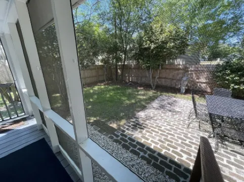 Historic District,3 bedrooms & 2 full baths, one level. Fenced backyard. Porch.