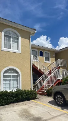 3-bedroom apartment in charming Poinciana with fitness room, AC Hotels in Poinciana