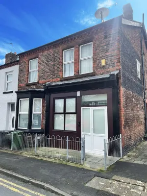 Cosy ground floor prenton flat close to Liverpool and Tranmere Football Club Các khách sạn ở Birkenhead