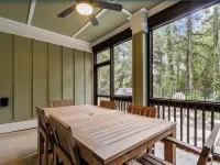 Upscale 4BR/4.5 Bath townhome/duplex in Corolla Light Resort community Hotels in Corolla