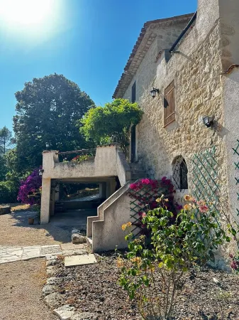 Secluded gem in Seillans with peace and amazing views