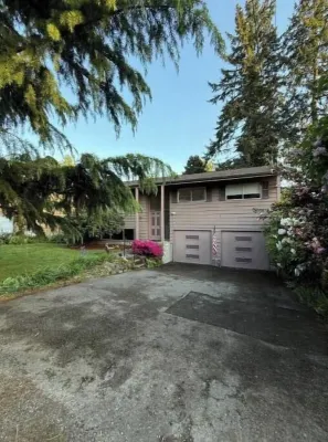 Beautiful 3 Bedroom Shoreline Guesthouse Hotels in Shoreline