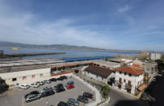 Apartment in the center: 5 bedrooms; 10 beds; 3 bathrooms