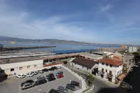 Apartment in the center: 5 bedrooms; 10 beds; 3 bathrooms