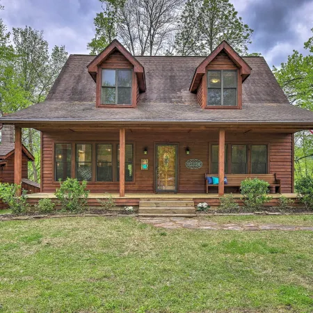 Updated Cabin on White River by Boat Landing!