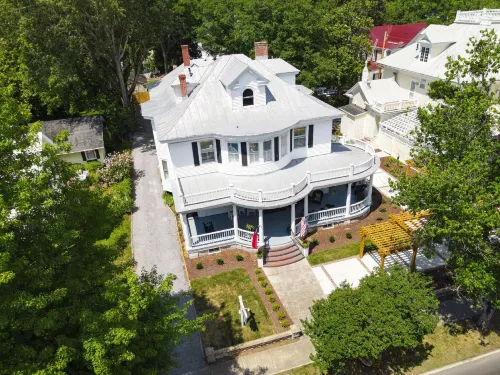 The Edenton Collection-Captain's Quarters Inn Hotels in Edenton