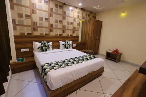 Maruti Group of Hotels - Shri Naman - Pet friendly