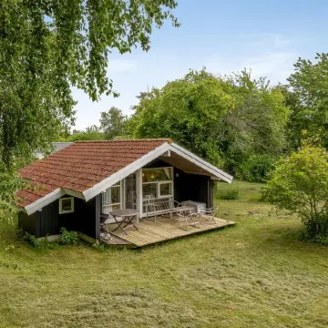 "Nnykka" - 125m from the sea