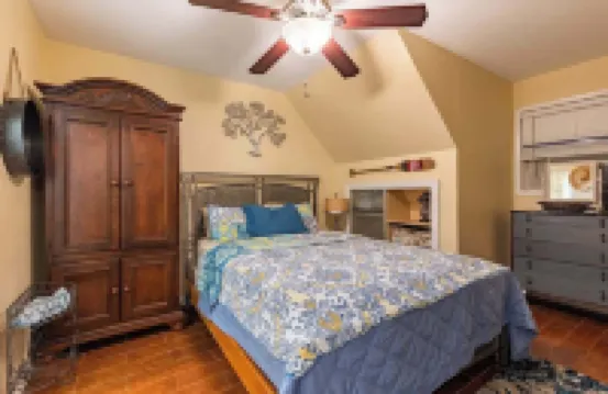 紅鳥小屋工作室度假屋 金士蘭酒店