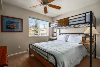 Quiet, 2Bed /2Bath Condo, Hot tub, garage, on bus route 1 mile to slopes Hotel di 