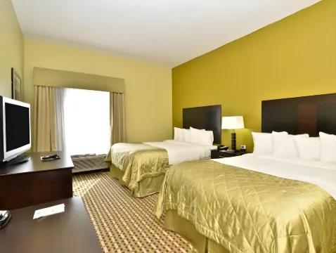 Best Western Plus Brunswick Inn  Suites
