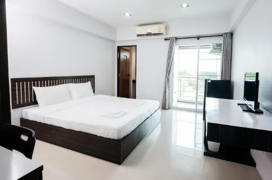 ห้องซูพีเรียร์ เตียงใหญ่ 1 เตียง