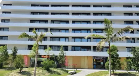 Residhome Nice Aéroport Отели рядом с достопримечательностью «Musee Prieure du Vieux Logis»