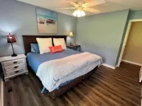 4 bedroom LAKE FRONT home on Lake Sinclair