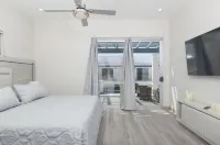 Luxury Six Palms Villas #5. Playa Encanto