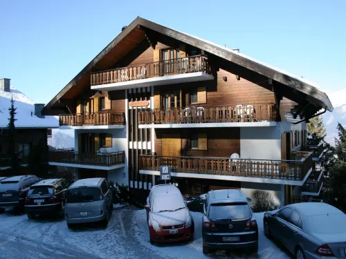 Valley-view apartment in Veysonnaz Hotels in Sion