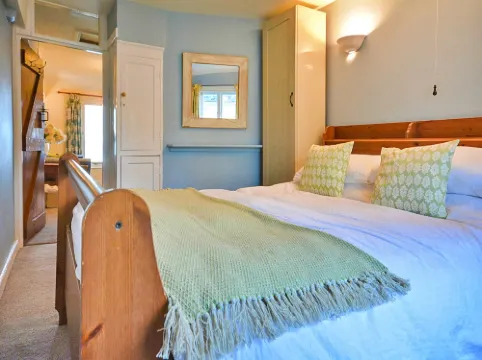 Cottage in Kingsand with Stunning Sea Views