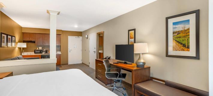Comfort Inn & Suites Amish Country Hotels in Lancaster County
