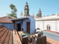 Central La Laguna Retreat