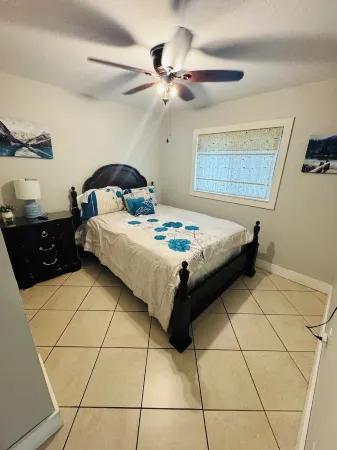 Heart Of Gulf Coast Town Center. The Entire House Отели рядом с достопримечательностью «Галф Кост Таун Сентер»