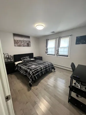 Charming 3BR Home in Massapequa – Quiet, Clean & Comfortable Отели рядом с достопримечательностью «Плантинг Филдс Арборетум»