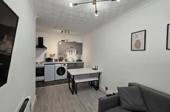 Stylish 1 Bedroom Flat Near Bridgend Town Centre Hotels in Bridgend