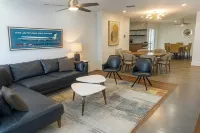 Oakland Park Oasis Heated Pool & Patio