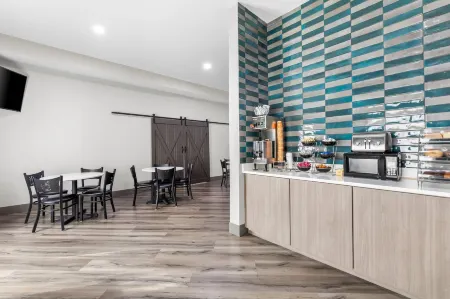 Brentwood Suites, Ascend Hotel Collection