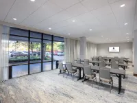 DoubleTree by Hilton Houston Medical Center Hotel & Suites Hotels near Reckling Park