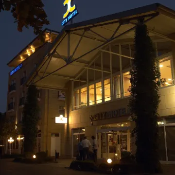 City Hotel Frankfurt Bad Vilbel Отели рядом с достопримечательностью «Харнхайм»