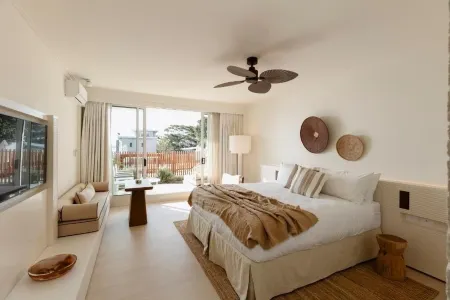 Marina Resort Отели рядом с достопримечательностью «Moonshadow-TQC Cruises»